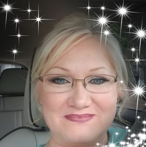 Meet your Posher, Cindy - Picture 1 of 1